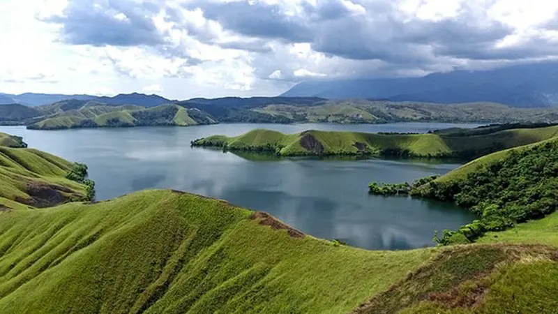 The Serenity of Danau Sentani A Perfect Getaway in Papua