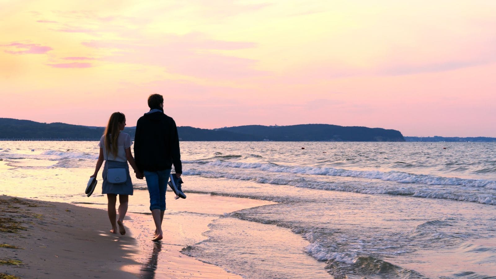 Romantic Beach Getaways Perfect Destinations for Couples (1)